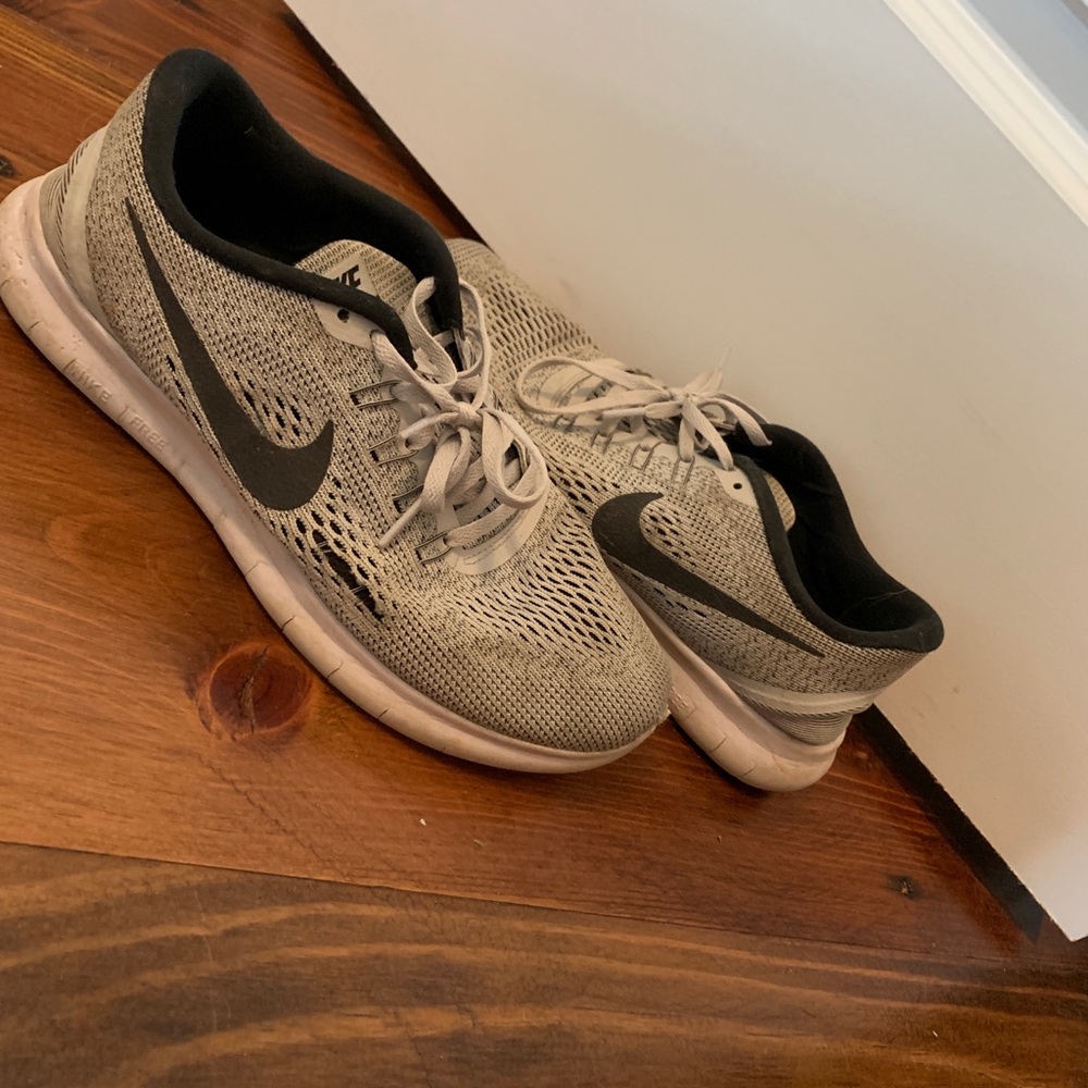 nike tennis shoes